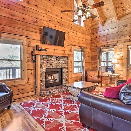 Cozy Cabin With Hot Tub In The Heart Of Pigeon Forge Villa Esterno foto