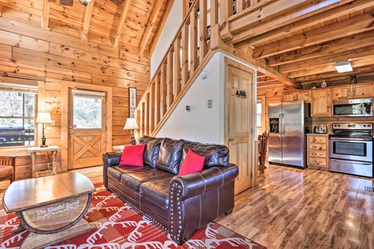 Cozy Cabin With Hot Tub In The Heart Of Pigeon Forge Villa Esterno foto
