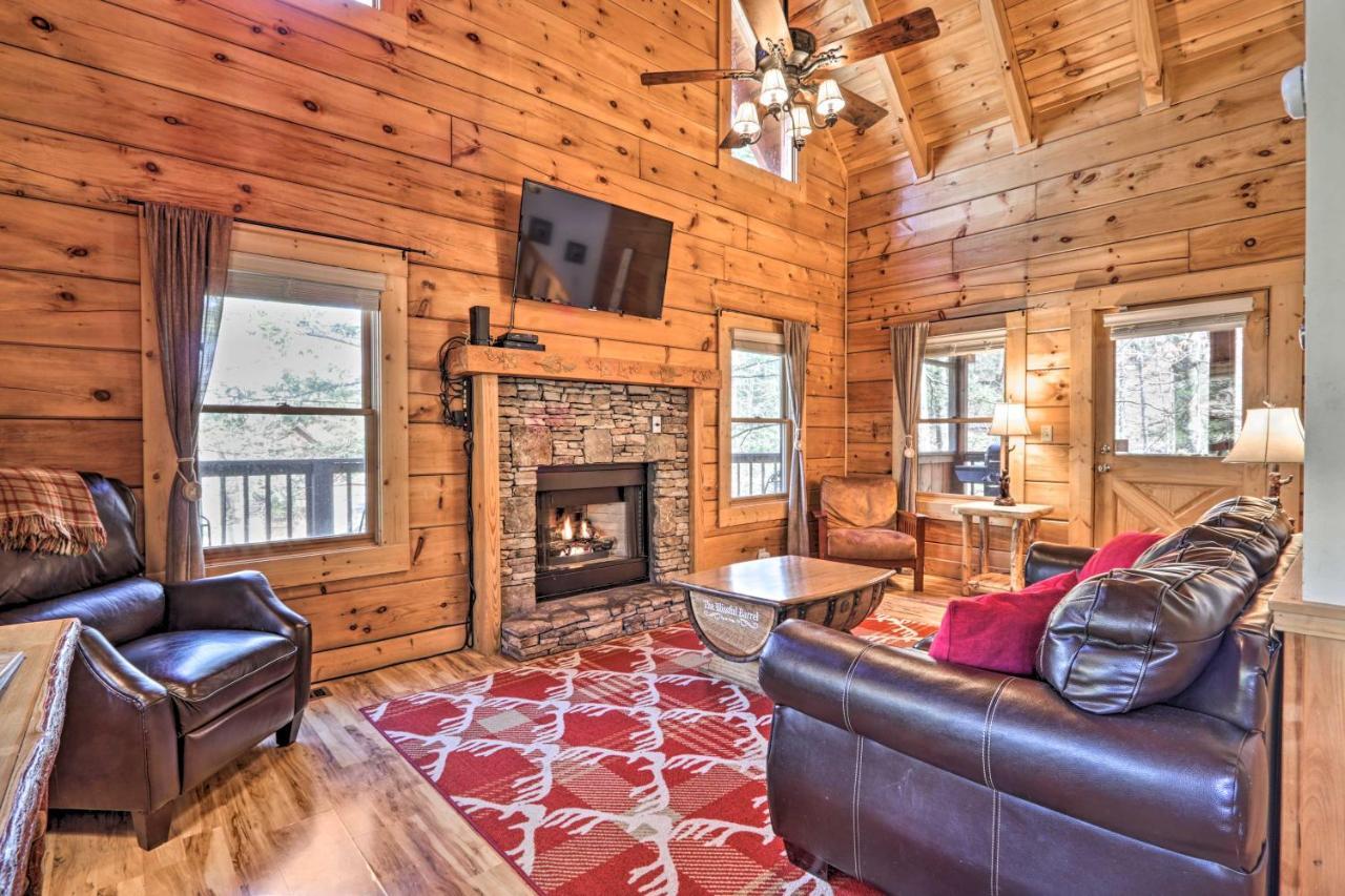 Cozy Cabin With Hot Tub In The Heart Of Pigeon Forge Villa Esterno foto
