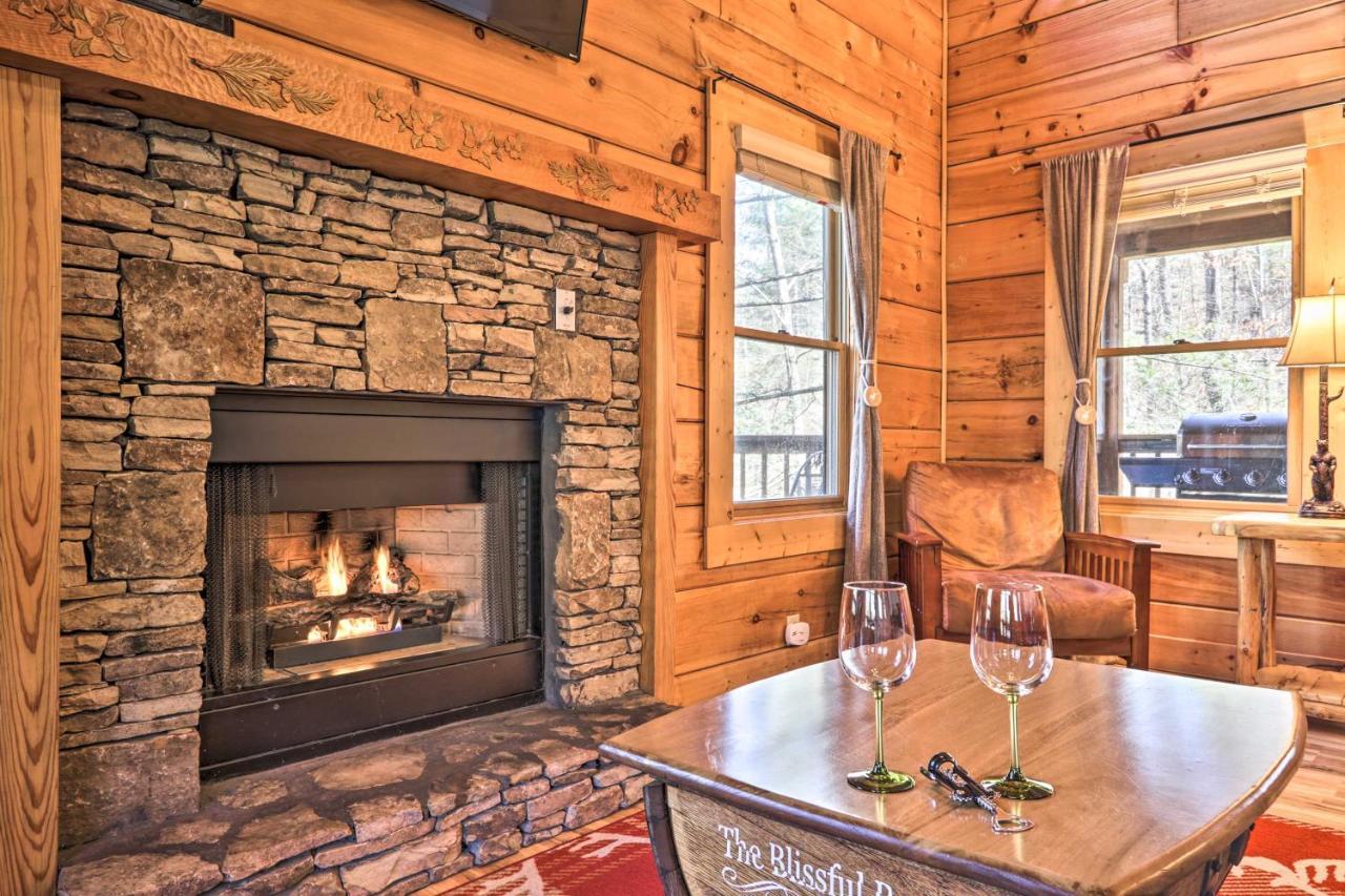 Cozy Cabin With Hot Tub In The Heart Of Pigeon Forge Villa Esterno foto