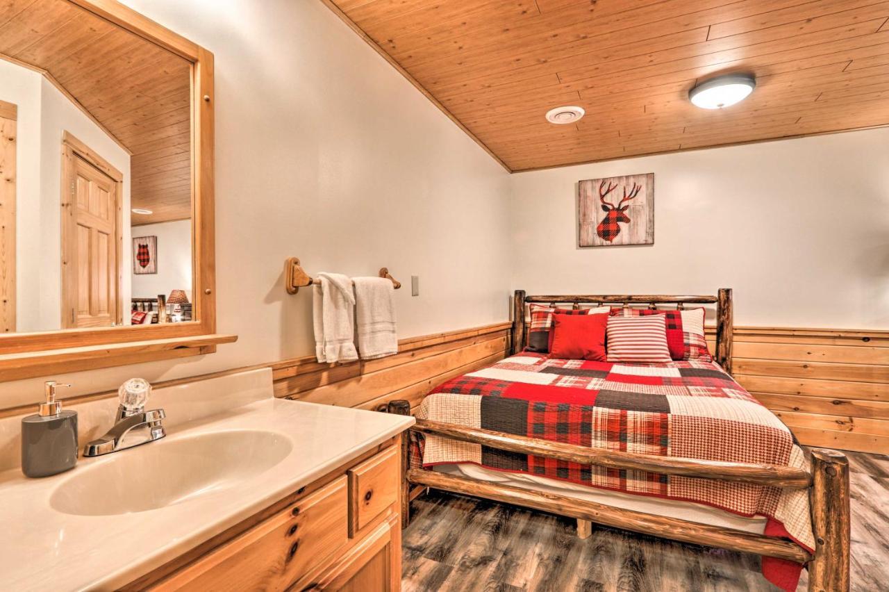 Cozy Cabin With Hot Tub In The Heart Of Pigeon Forge Villa Esterno foto