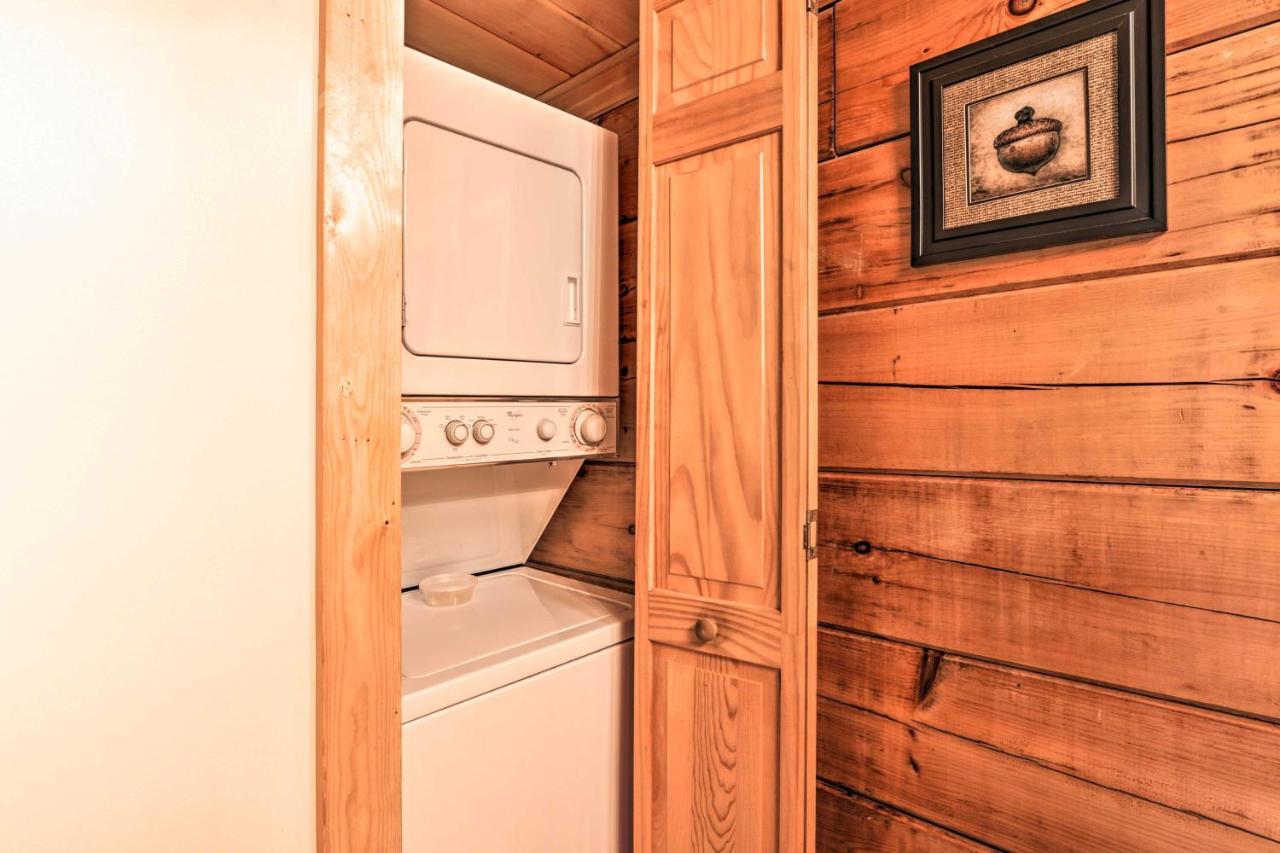 Cozy Cabin With Hot Tub In The Heart Of Pigeon Forge Villa Esterno foto